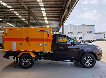 山南爆破器材运输车