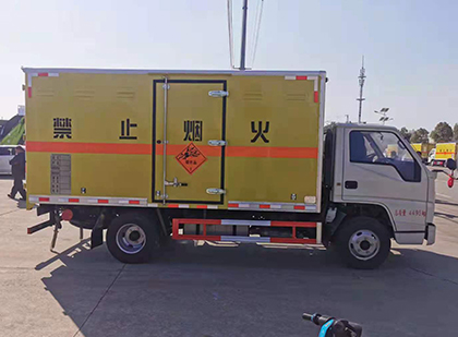 山南爆破器材运输车技术升级与安全合规新趋势